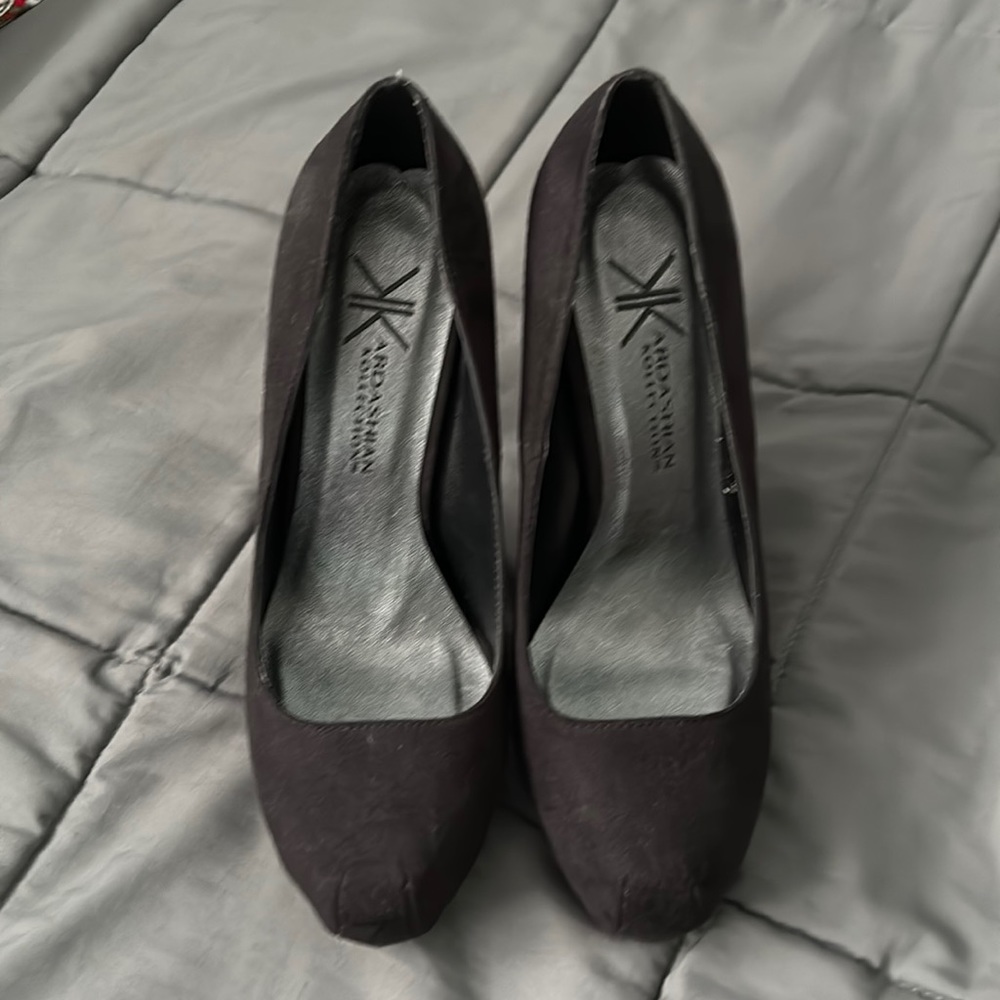 Women’s Kardashian Kollection Black Velvet High Heel Pumps